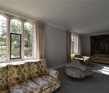 A delightful Grade II listed 6 bedroom detached house built in 1843... - Photo 1