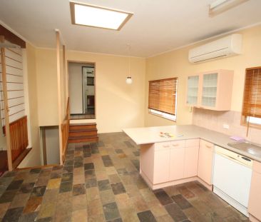 45 Jevons Street, The Gap. - Photo 2