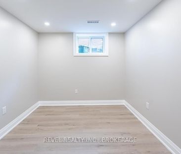 Detached Home For Lease | X8115760 - Photo 4