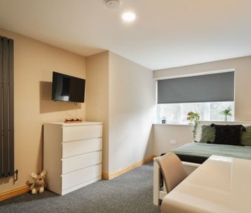 6 bed Semi-Detached House for Rent - Photo 2
