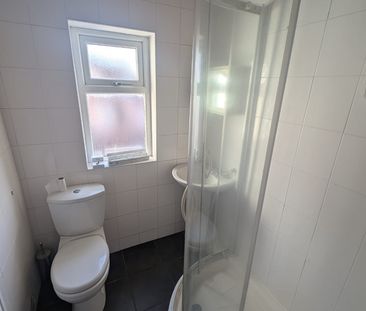 Room in a Shared House, Furness Road, M14 - Photo 6