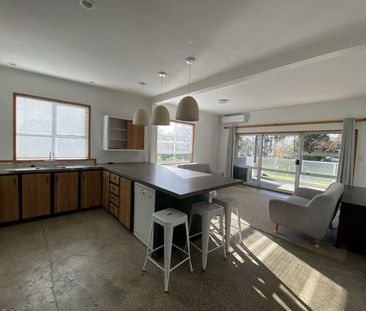Cozy with views - Photo 3