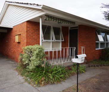 Modern 2 Bedroom Unit - Quiet Area - Photo 3