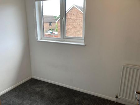 2 bedroom terraced house to rent - Photo 3
