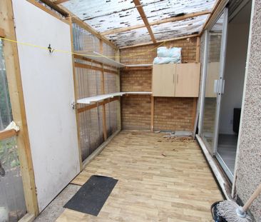 1 Bed Flat, Colvin Road, E6 - Photo 1