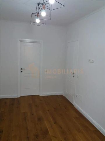 Apartament cu 3 camere ,pretabil pentru birouri - Fotografie 4