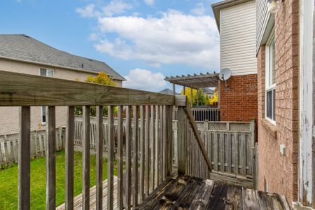 For Lease - 537 Heddle Crescent, Newmarket, Ontario - Photo 3