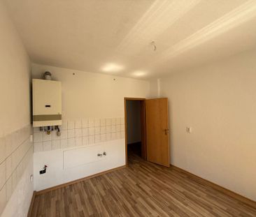 Zentrumsnah - großzüge, helle 3- Raum DG Wohnung - Photo 1