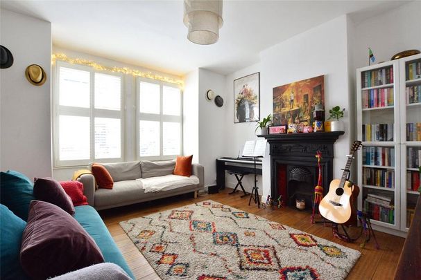 4 bedroom terraced house to rent - Photo 1