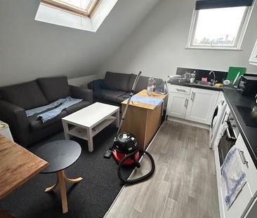 5 bedroom flat to rent - Photo 3