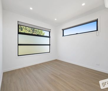 BRAND NEW MODERN TOWNHOUSE - Photo 3
