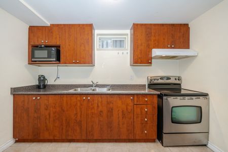 For Lease - 30 Queen Mary Drive Unit# Basement, Brampton, Ontario - Photo 3