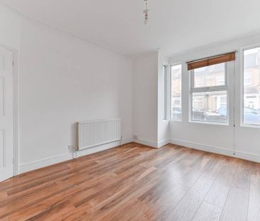 4 bedroom terraced house to rent - Photo 2