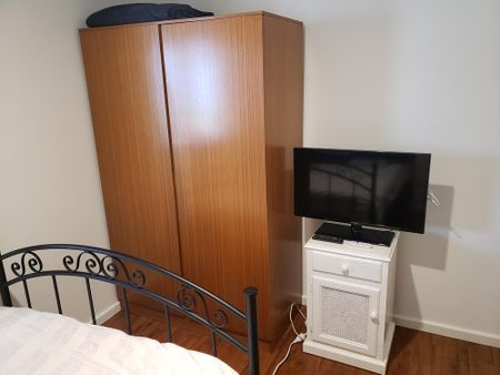 4-bedroom shared house / townhouse, Lester Street - Photo 2