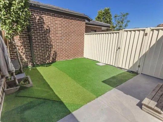 1/3 Sea Court, Craigieburn VIC 3064 - Photo 1