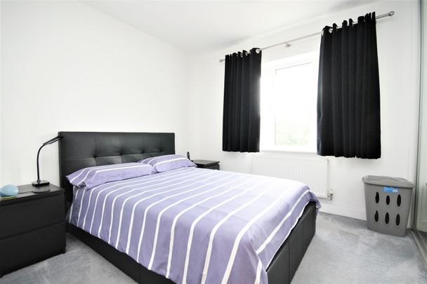 Sierra Road, High Wycombe - Photo 1