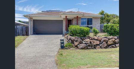 Beautiful Family Home for Rent – Prime Pimpama Location - Photo 4