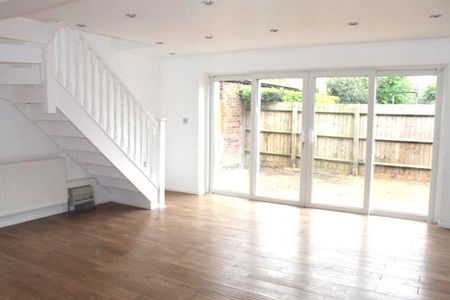 Erlesmere Gardens, Ealing, London, W13 9TZ - Photo 4