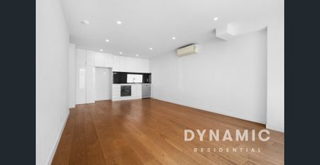 Stunning Townhouse in a Fantastic Location ! - Photo 5