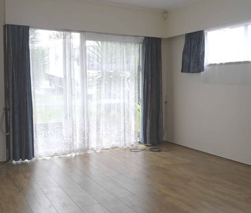 3 bedroom unit with 1 bathroom - Photo 4