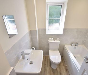 3 bedroom terraced house to rent - Photo 6