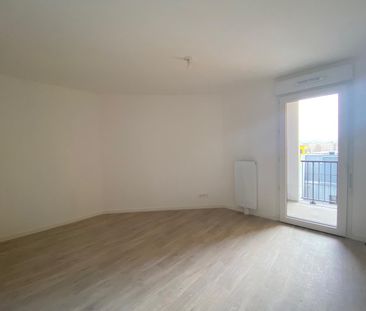 location Appartement T2 DE 40.15m² À SOTTEVILLE LES ROUEN - Photo 5