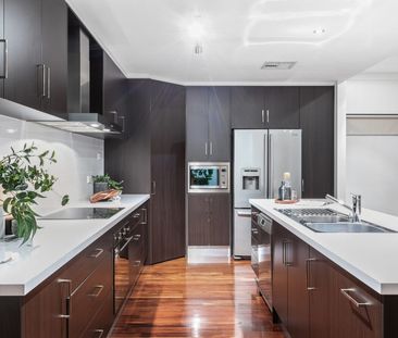 Spacious Family Living with Views in Sheidow Park - Photo 2