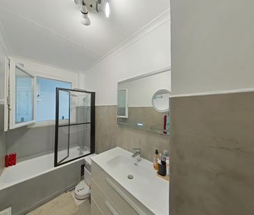 Location Appartement 4 pièces 73m² ROMANS SUR ISERE 26100 - Photo 4