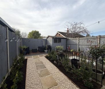 2 bedroom end of terrace house to rent - Photo 6