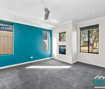 6 Avon Cres, Atwell WA 6164 - House For Rent | Domain - Photo 1