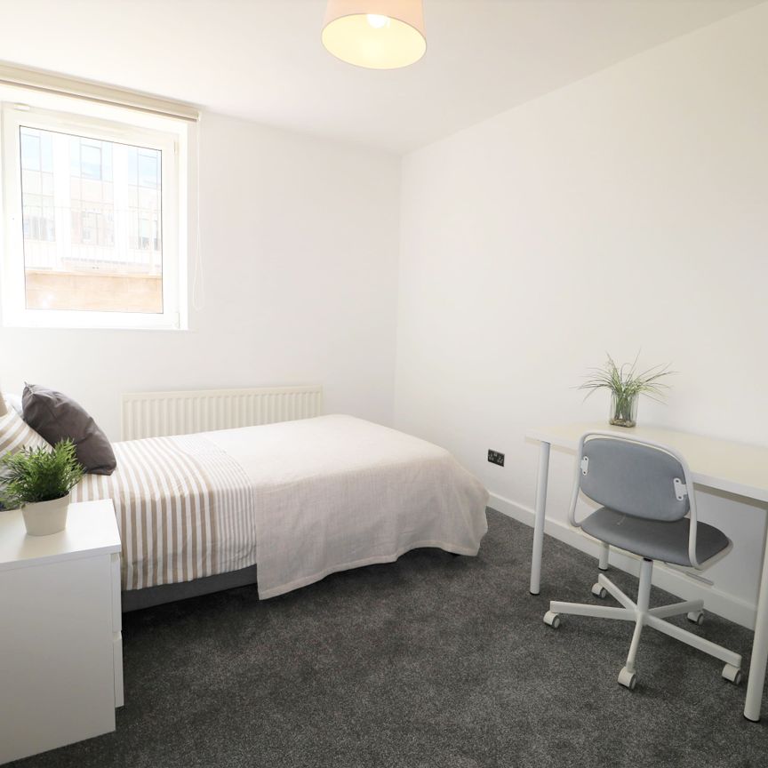 Flat 82, Samara Plaza, LS2 9DU, Leeds - Photo 1