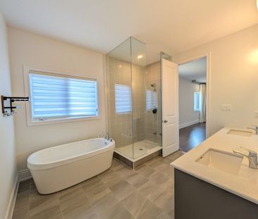 For Lease - 192 Sunset Vista Court, Aurora, Ontario - Photo 1