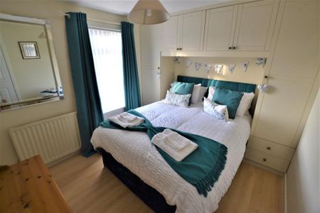 2 bedroom semi-detached house to rent - Photo 4