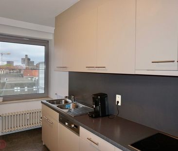 Centraal maar rustig gelegen appartement met drie slaapkamers - Photo 5