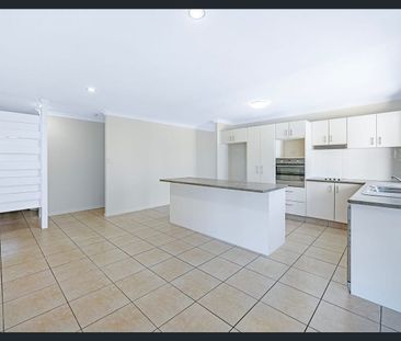 Spacious Family Home with Swimming Pool, Multiple Living Areas & Va... - Photo 5