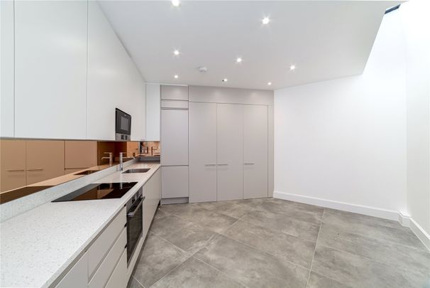 Penrose Mews, London, SW6, London - Photo 1
