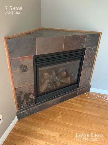 Beautiful Semi Ranch With Attached Garage in Amherstburg - Photo 3