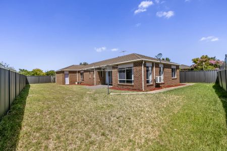 6 Condamine Avenue, Manor Lakes. - Photo 5