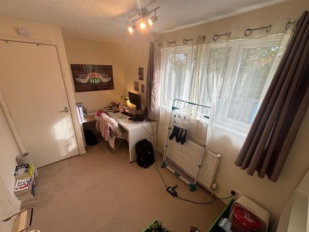 2 bedroom end of terrace house to rent - Photo 2