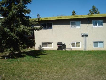 411 Huntsville Crescent NW, Calgary - Photo 1