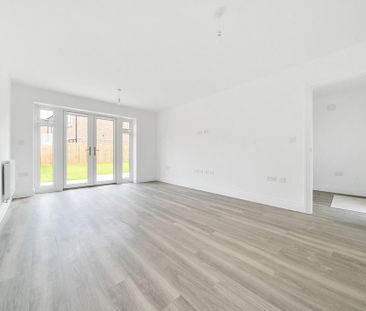 4 bedroom detached house to rent - Photo 1