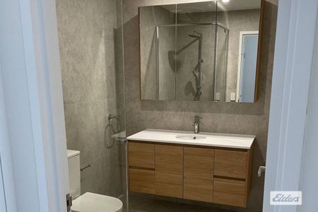 Brand New 2-Bedroom Apartment + Study in Prime Wollongong Location - Photo 4