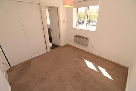 3 bedroom flat to rent - Photo 5