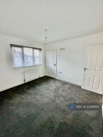 2 bedroom semi-detached house to rent - Photo 4