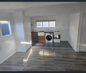 Studio Living | Convenient Wallsend Location - Photo 2