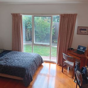 Cheltenham - Photo 2