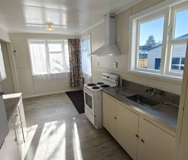 Fully Refurbished Home - Photo 5