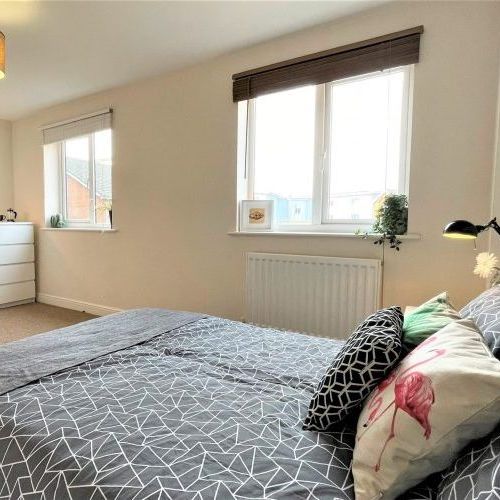 Drummond Grove, Ashford - Photo 1