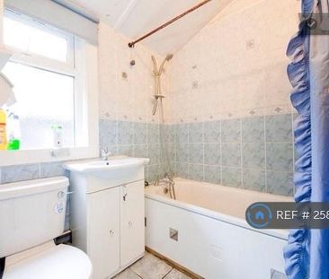 1 bedroom in a house share to rent - Photo 6