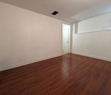 A single house with 1 bed 1 bath at the rear floor - Photo 3